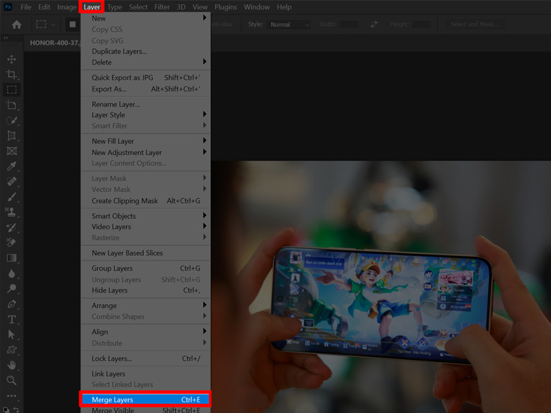 Chọn Merge Layers tại menu Layer