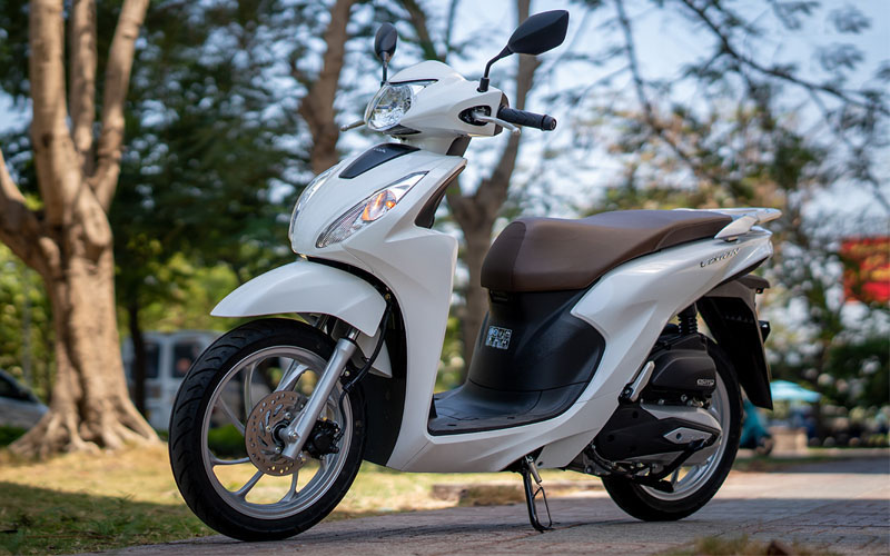 Mệnh Hỏa hợp mua xe màu trắng 