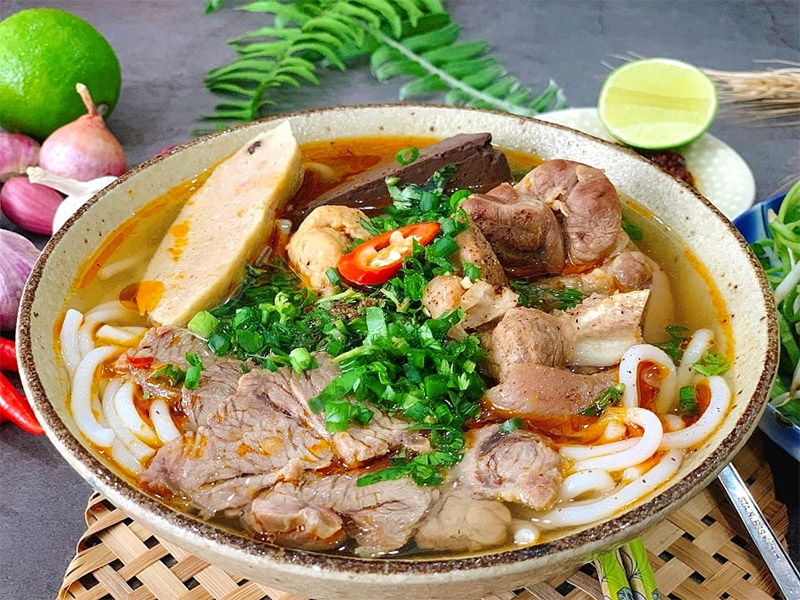 Bún bò Huế là "đại sứ ẩm thực" của cố đô