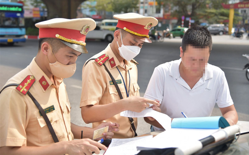 Người lái xe không thể tham gia giao thông khi bị trừ hết điểm bằng lái