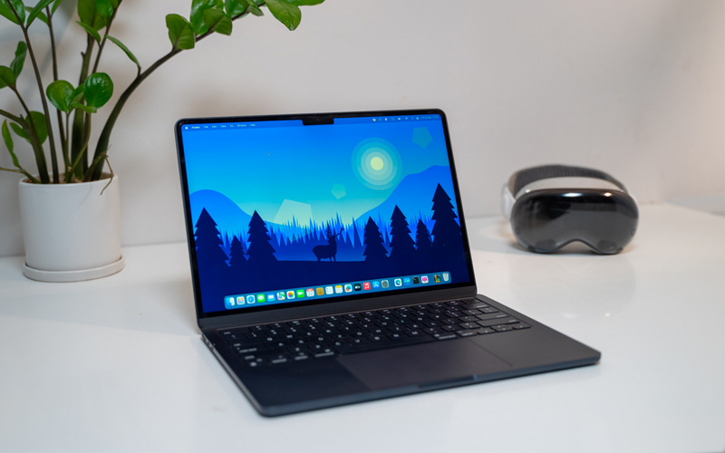 Macbook Air M2 ra mắt với màn hình 13.6 inch