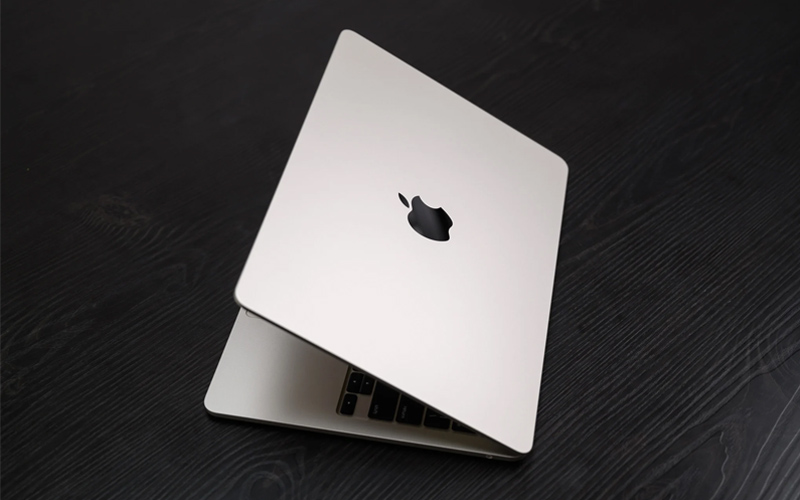 Thiết kế mỏng nhẹ tinh tế của Macbook Air M2