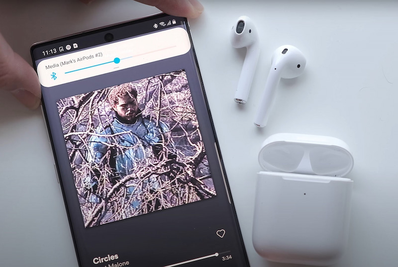 Lấy AirPods ra khỏi hộp và bắt đầu sử dụng