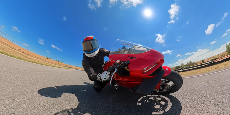 DJI Osmo 360 II quay video 360° tối đa 8K/60fps