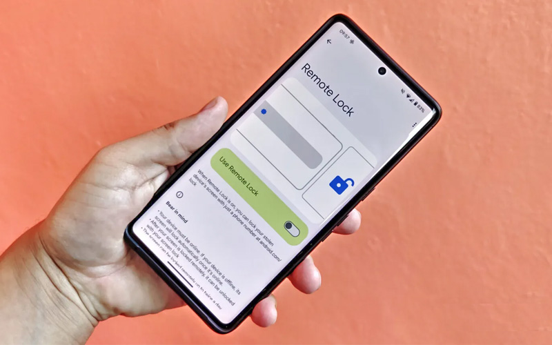Người dùng có thể khóa thiết bị từ xa với tính năng Remote Lock