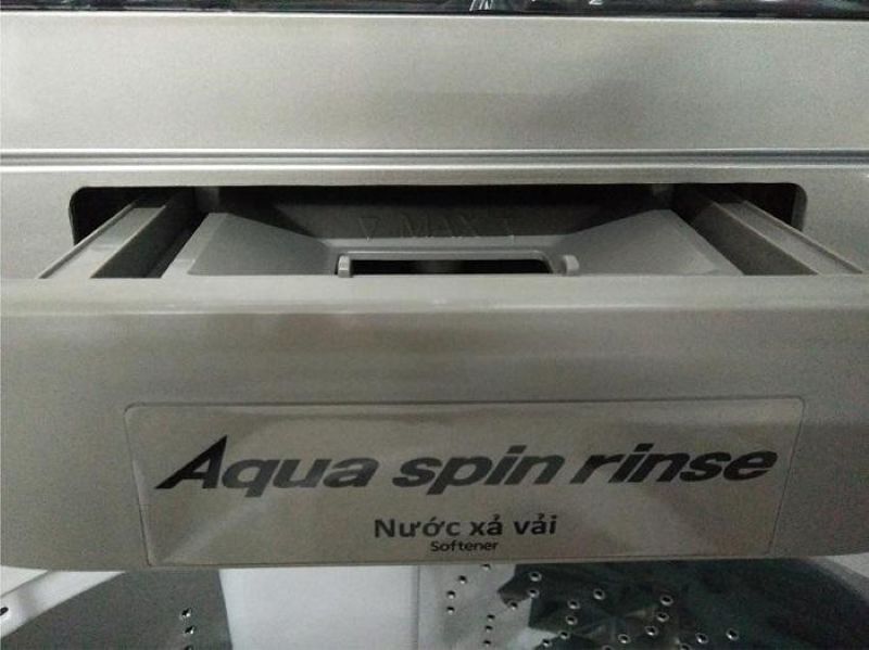 Bạn cần vệ sinh kỹ khay đựng bột giặt và nước xả vải