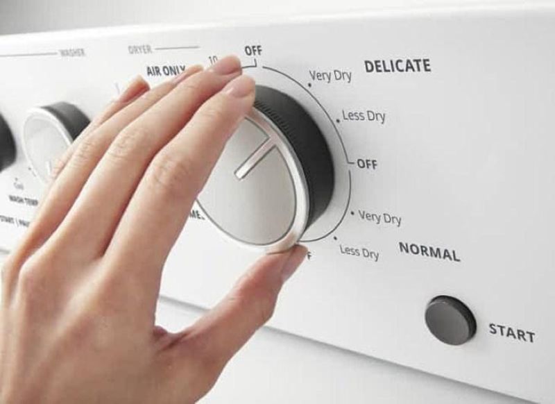 Bạn nên chọn chế độ giặt nhẹ khi giặt giày