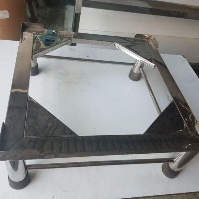 Chân máy giặt inox cố định rất chắc chắn nhưng tính linh hoạt không cao