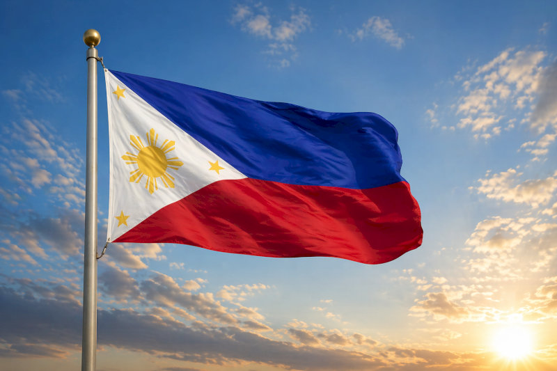 Quốc kỳ Philippines với các biểu tượng mặt trời và ngôi sao đầy ý nghĩa