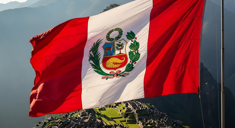 Cờ Peru mang hai màu đỏ trắng biểu tượng cho hòa bình và dũng cảm
