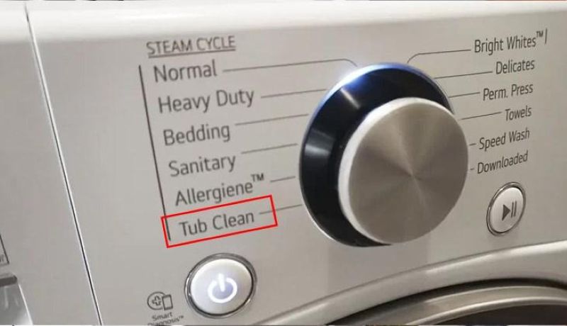 Để máy giặt thoát nước tốt, bạn nên vệ sinh lồng giặt định kỳ bằng chương trình 