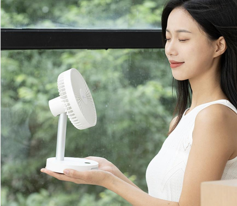 Giá quạt sạc với đa dạng phân khúc