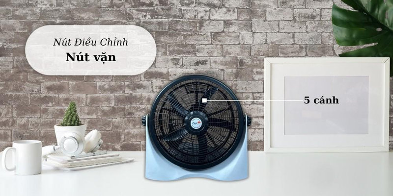 Hệ thống 5 cánh quạt tản gió rộng giúp luồng khí mát luân chuyển nhẹ nhàng, dễ chịu