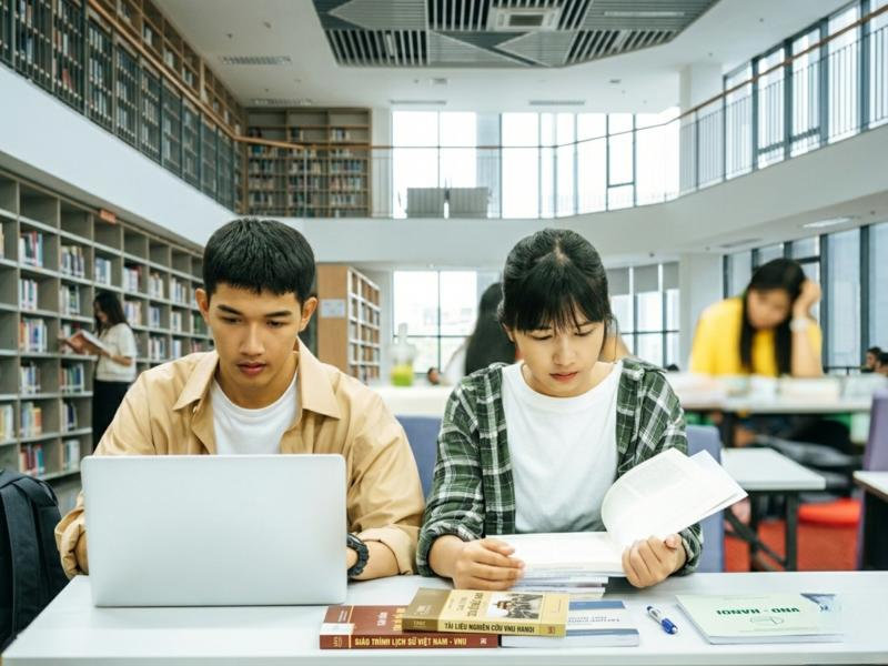 Học trung cấp - cao đẳng nghề giúp bạn dễ xin việc và liên thông lên đại học sau khi có bằng cao đẳng.