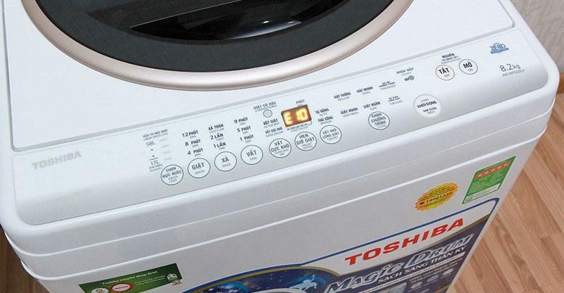 Mã lỗi E10 hiển thị trên màn hình điều khiển báo hiệu sự cố về đường nước
