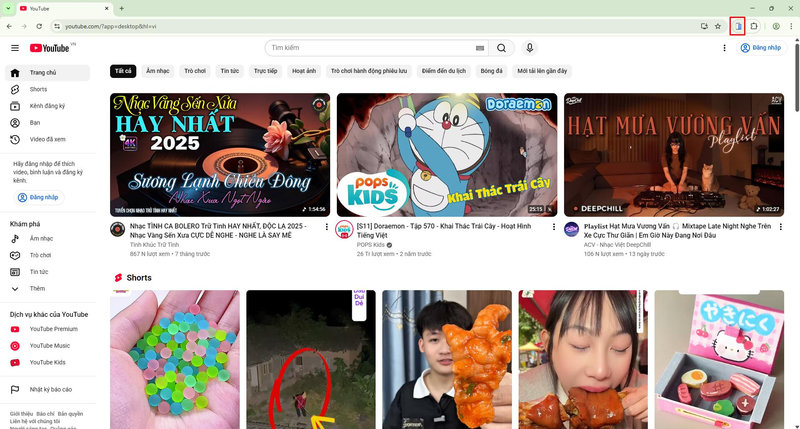 Mở trang web cần xem và chọn vào biểu tượng tiện ích