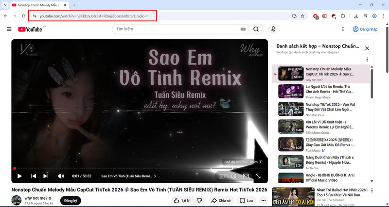 Nhìn vào thanh địa chỉ của video