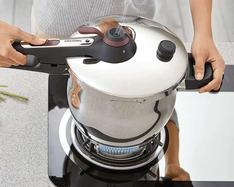 Nồi áp suất giúp ninh hầm nhanh, giữ trọn dinh dưỡng.
