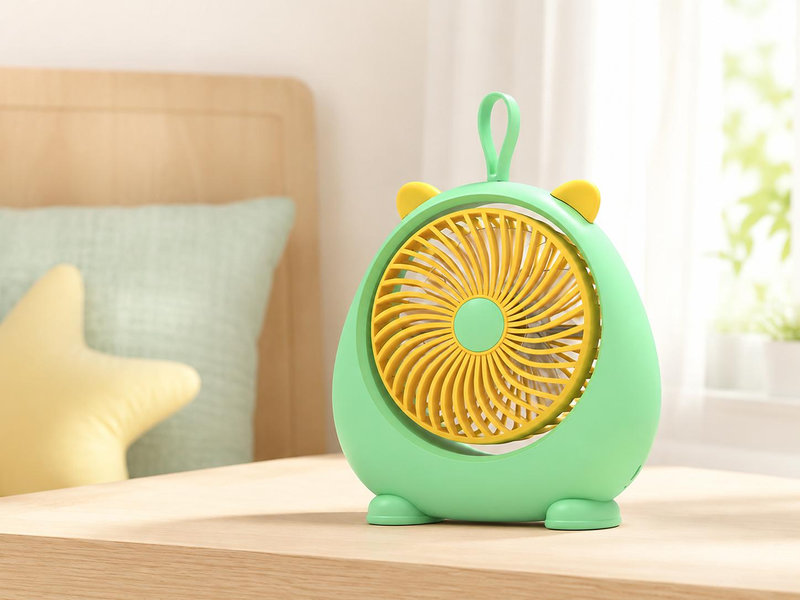 Quạt bàn mini nhỏ gọn tiết kiệm diện tích và dễ mang theo