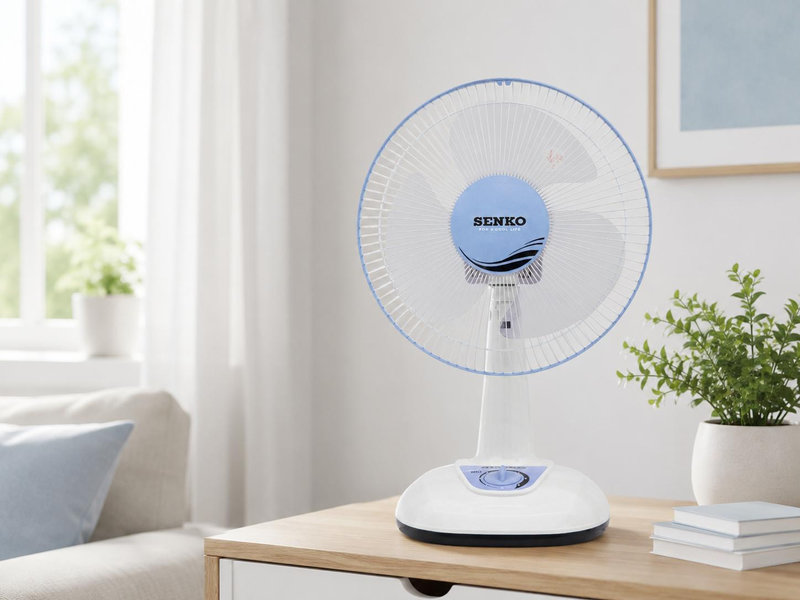 Senko B1213 sử dụng ba cánh đường kính 29cm và ba tốc độ gió.