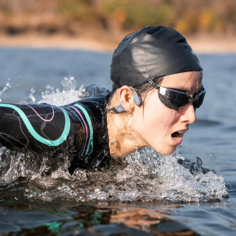 Shokz đa dạng thiết kế, bền bỉ với khả năng chống nước và thời lượng pin dài