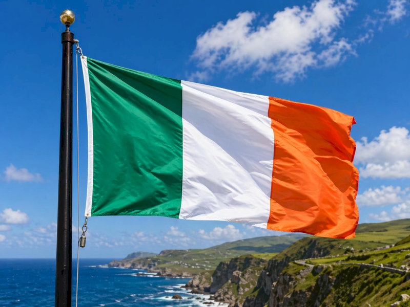 Sự kết hợp giữa màu xanh và màu cam trên cờ Ireland mang thông điệp hòa giải dân tộc