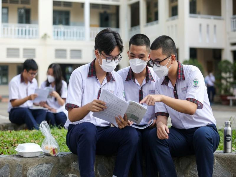 Thí sinh cần đến điểm thi trước giờ phát đề ít nhất 30 phút, mang đầy đủ giấy tờ và vật dụng được phép