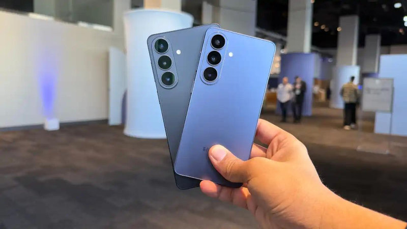 Thiết kế dự đoán của máy vẫn mang đậm DNA của dòng Galaxy S với khung viền nhôm