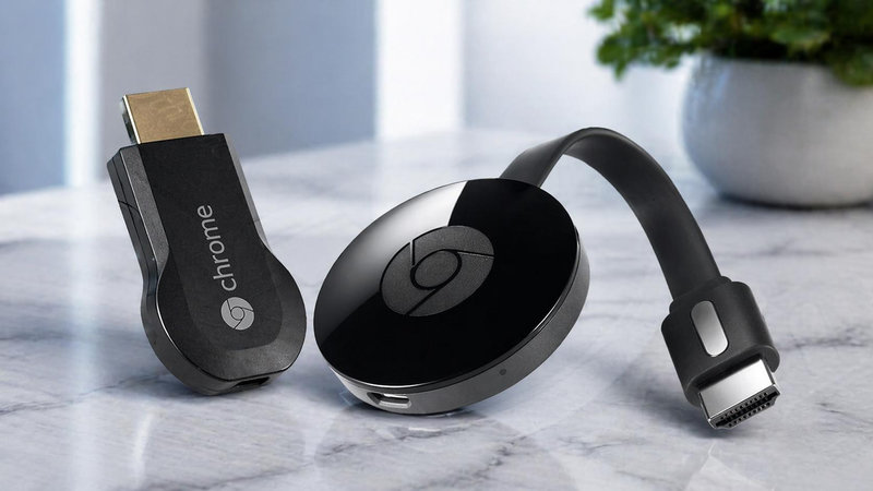 Thiết kế nhỏ gọn của Chromecast giúp kết nối tivi nhanh chóng