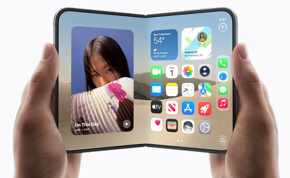 Trải nghiệm cầm nắm iPhone Duo khi mở hoàn toàn