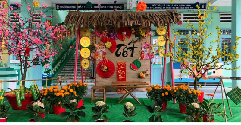 Tiểu cảnh Tết đơn giản ở trường học