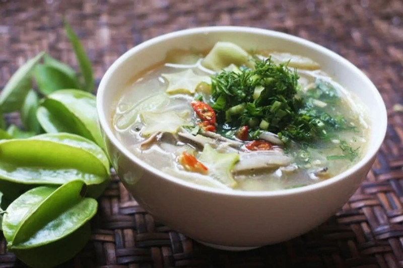 Canh cá cơm khế chua ngọt