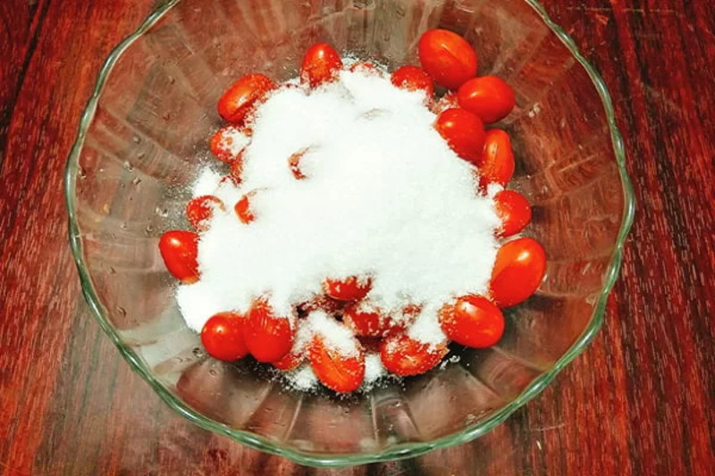 Ướp đường với cà chua