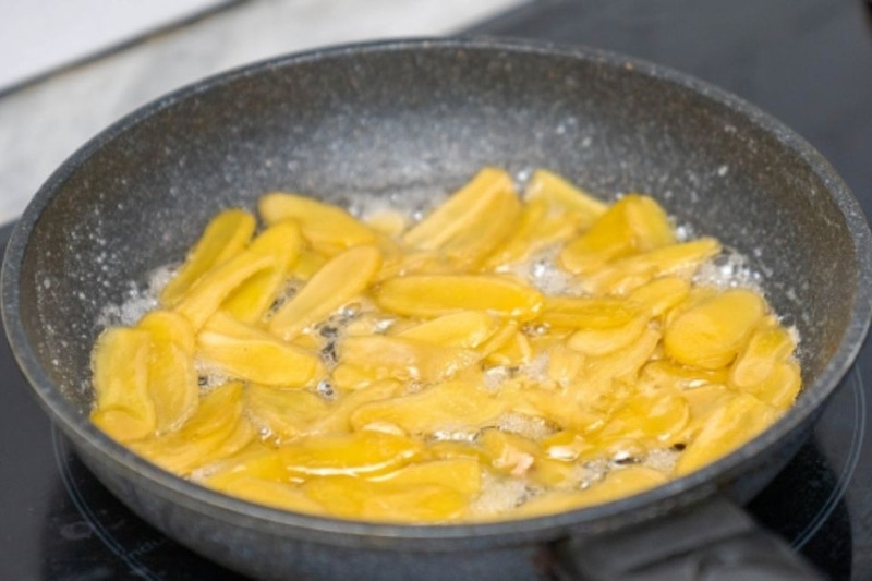 Sên gừng trên chảo