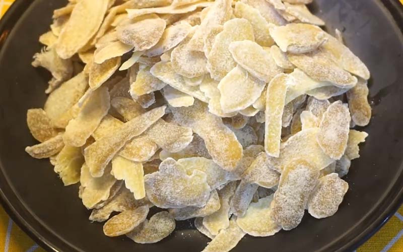Mứt gừng sau khi sấy xong