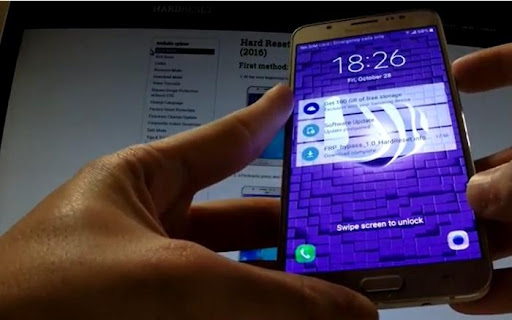 Tắt chế độ an toàn trên Samsung bằng nút nguồn, âm lượng