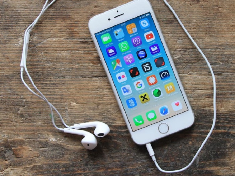 Tắt chế độ tai nghe trên điện thoại iPhone và Android.