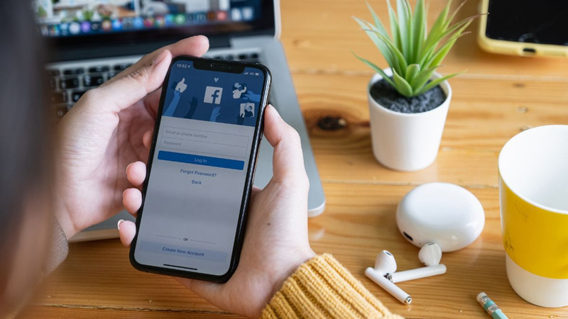 Đăng nhập Facebook trên điện thoại