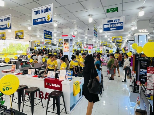 Hình khai trương Điện Máy Chợ Lớn Linh Đông cam kết mang đến những sản phẩm và dịch vụ tốt nhất.
