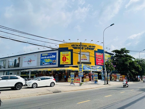 Hình ảnh ngày đầu mở cửa Siêu Thị Điện Máy - Nội Thất Chợ Lớn Linh Đông.