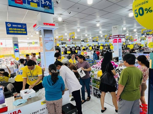 Hình khai trương Điện Máy Chợ Lớn Linh Đông là địa điểm mua sắm lý tưởng cho mọi gia đình.