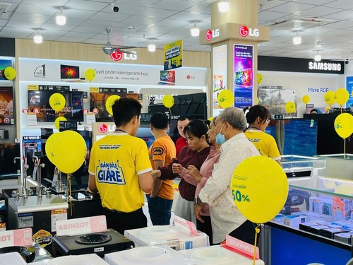 Hình khai trương Điện Máy Chợ Lớn Linh Đông – Dịch vụ chăm sóc khách hàng chuyên nghiệp, tận tình.