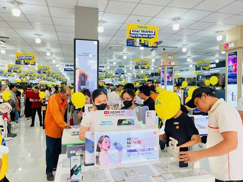 Hình khai trương Điện Máy Chợ Lớn Linh Đông – Không gian mua sắm lý tưởng cho cả gia đình.