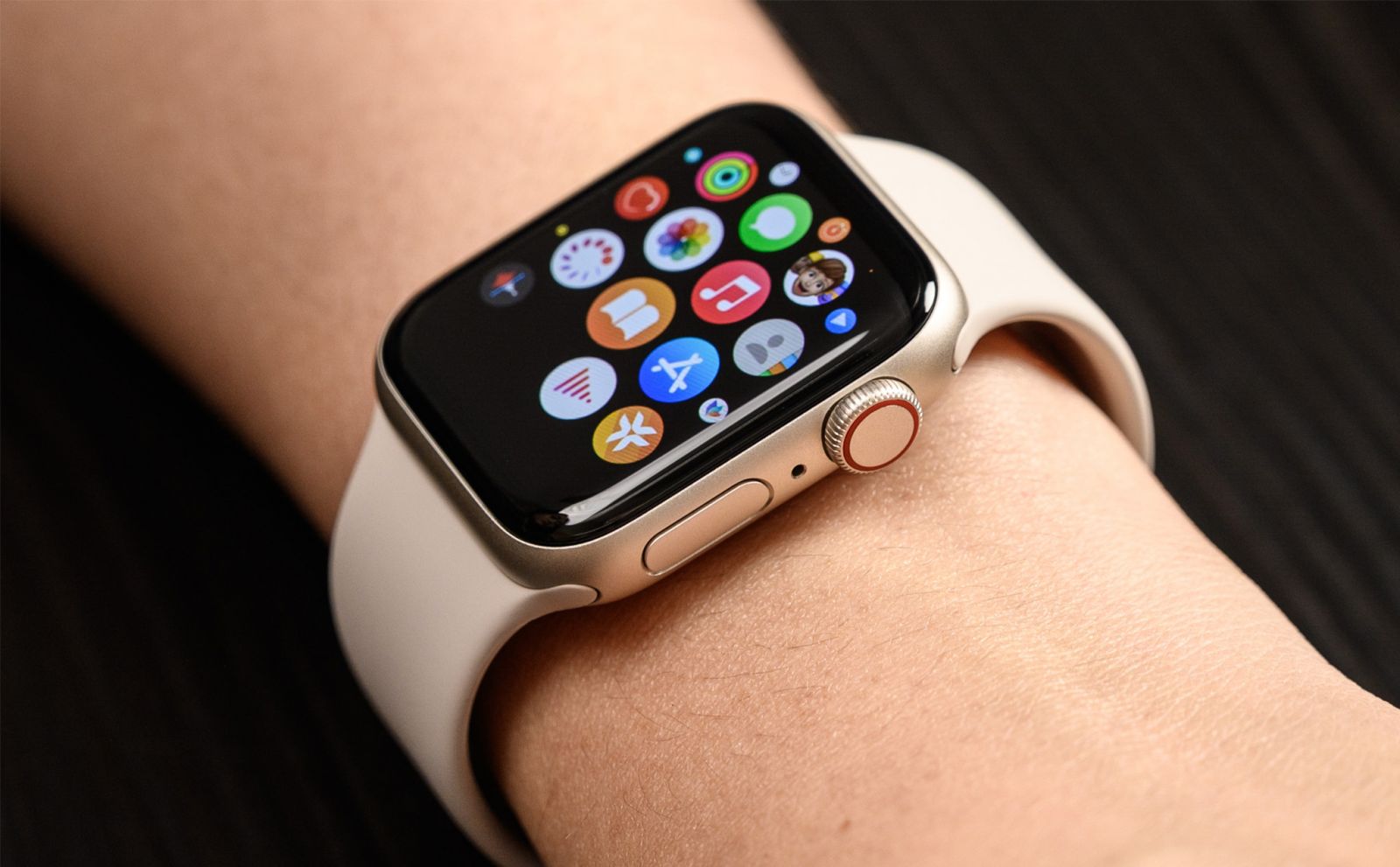 Đồng hồ thông minh chống nước Apple Watch SE 2022
