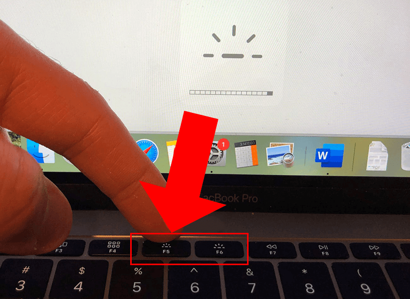 Bạn có thể sử dụng phím F5 hoặc F6 để giảm độ sáng đèn bàn phím MacBook.