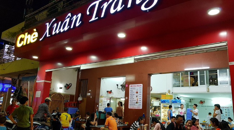 Quán chè Xuân Trang nổi tiếng ở Đà Nẵng, khách đông đúc