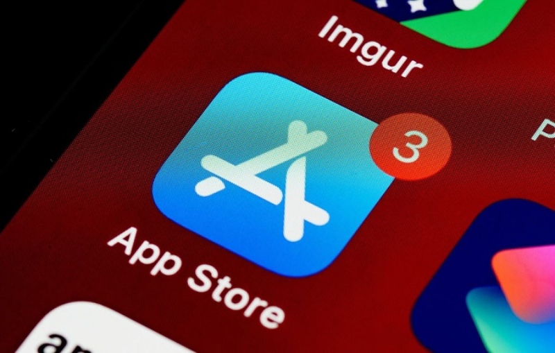 App Store hiển thị trên màn hình iPhone