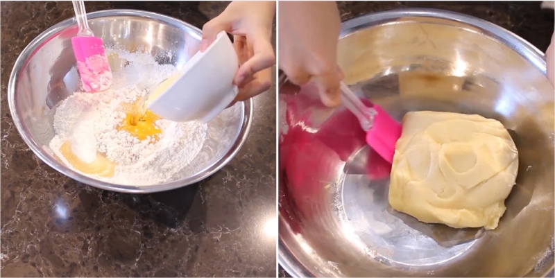 Trộn bột mì với trứng, nhào thành khối mịn làm vỏ bánh