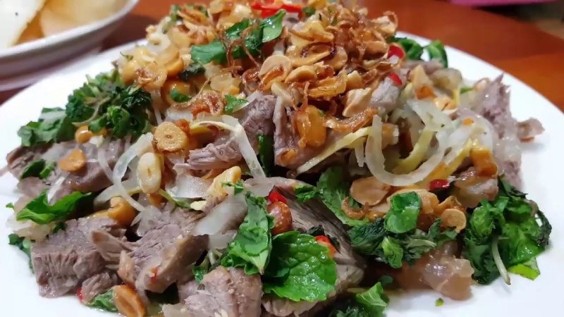 Đĩa gỏi bắp bò chua ngọt