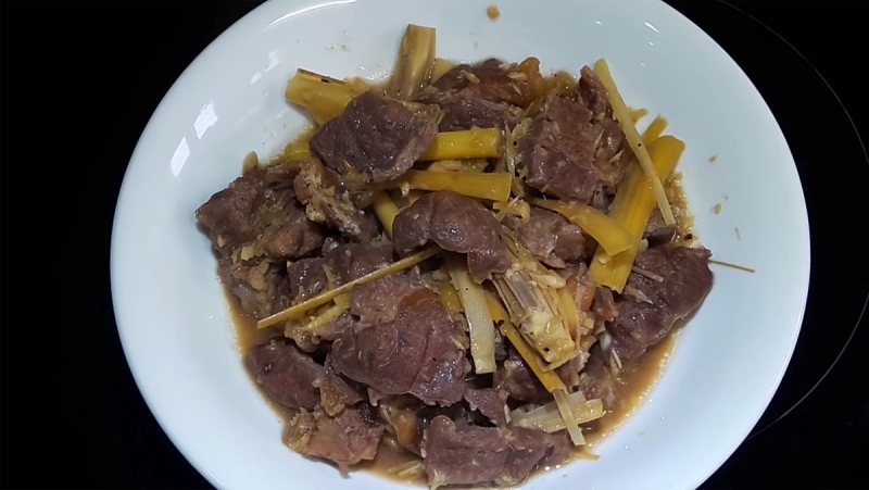 Tô bắp bò kho gừng